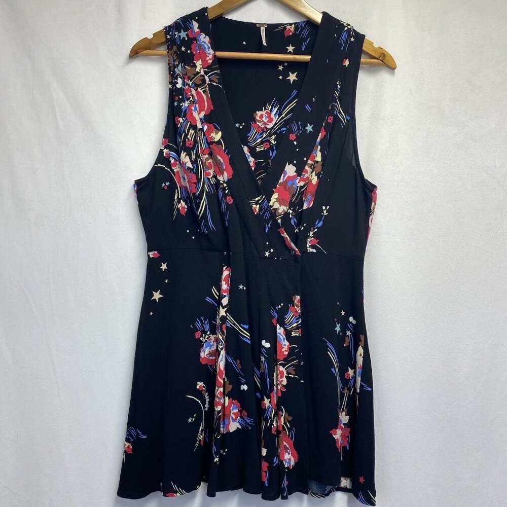 Free People Pleated Sleeveless V-Neck Wrap Tunic Top Women Small Black Floral